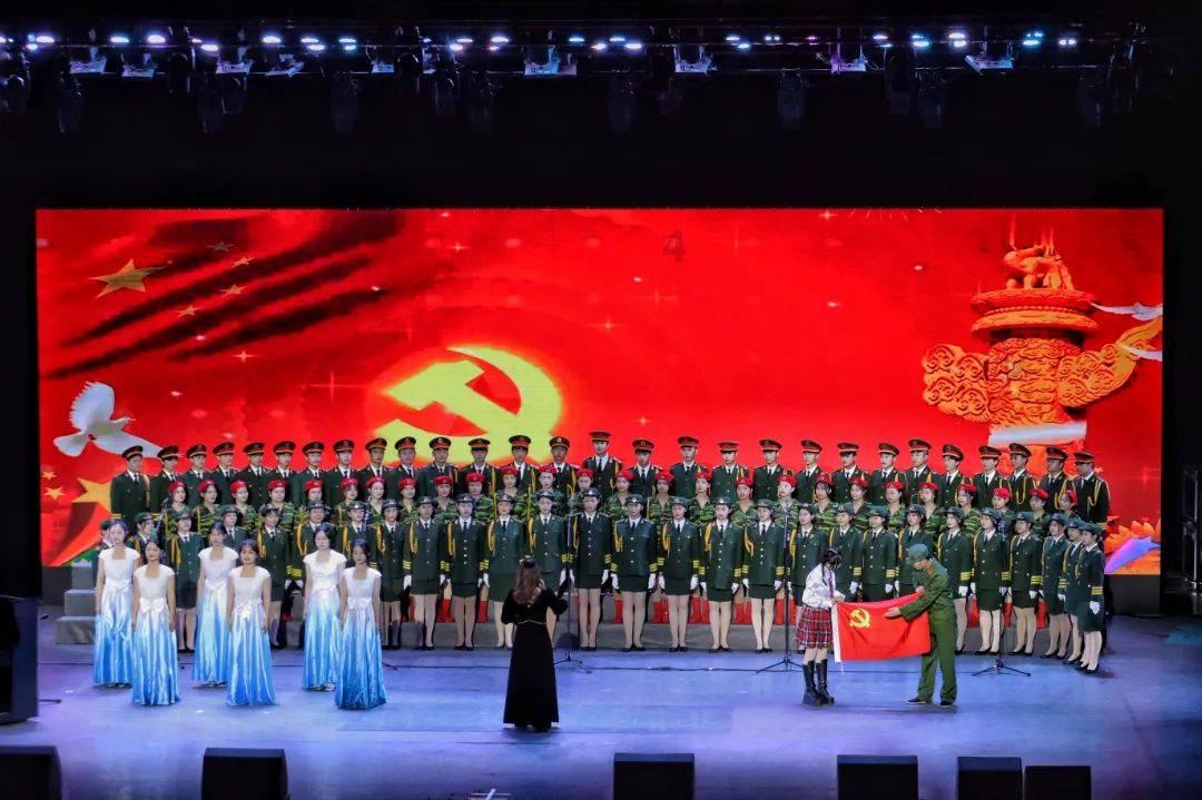 36集大剧来袭!于和伟领衔,我难掩激动,终于有像样的谍战大剧